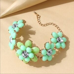 Floral bauble boutique big gem oversized bracelet NWT